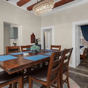 Modern 2br Near Dt, 8min Walk To Park&conservatory Holiday home Columbus